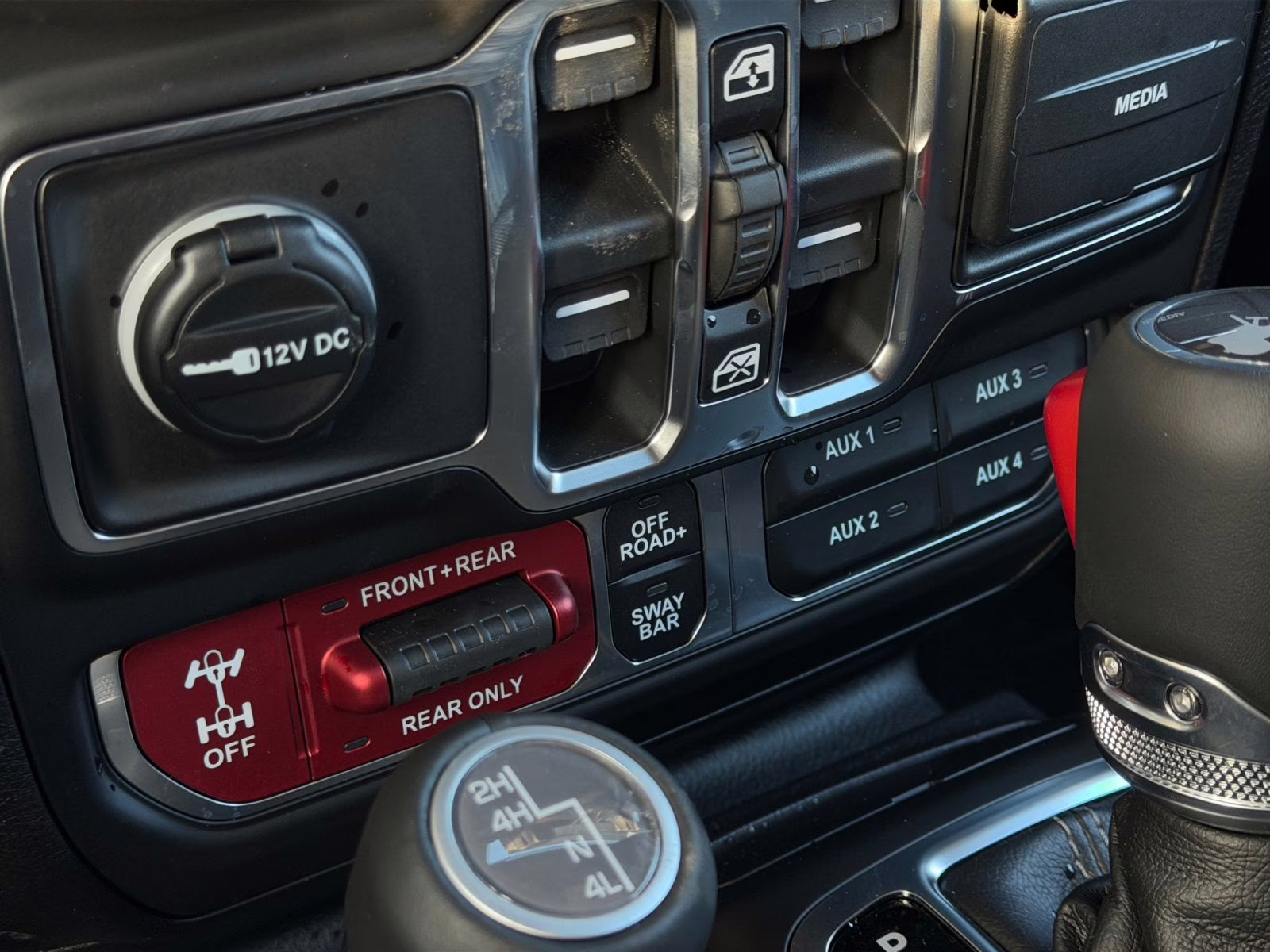 2026 Granite Crystal Metallic Clearcoat Jeep Wrangler Rubicon 4X4 SUV