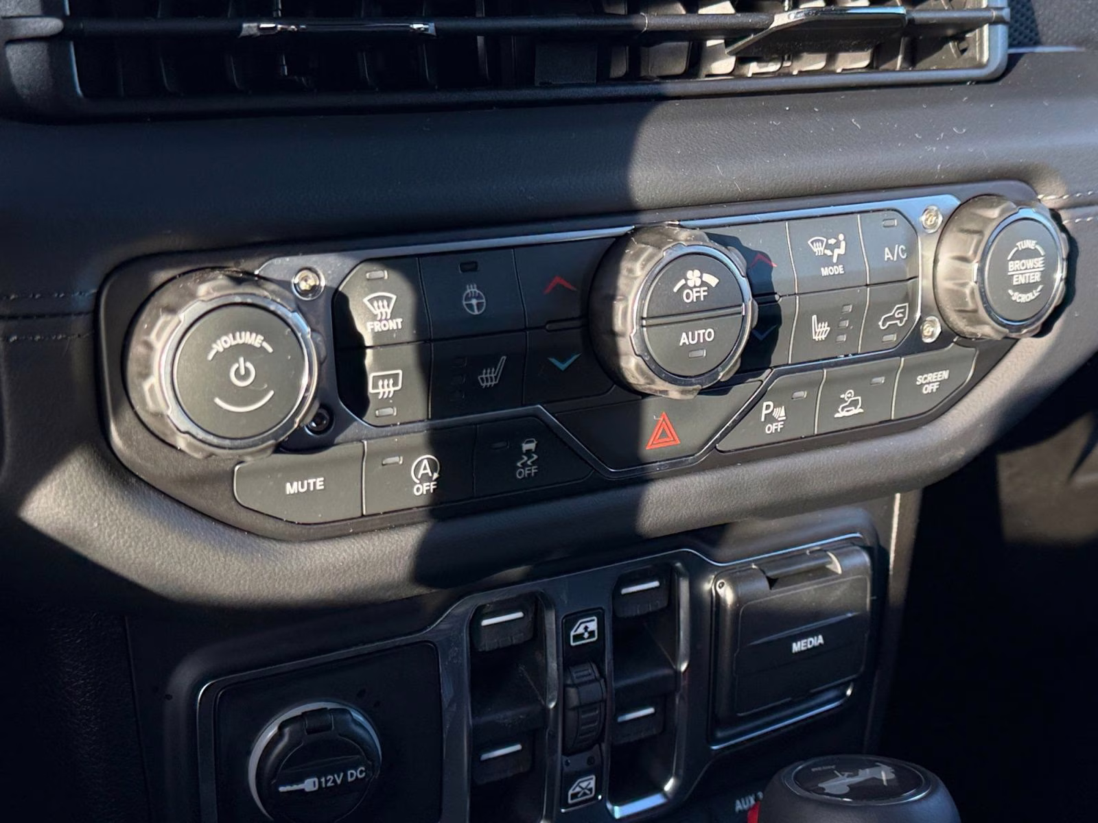 2026 Granite Crystal Metallic Clearcoat Jeep Wrangler Rubicon 4X4 SUV