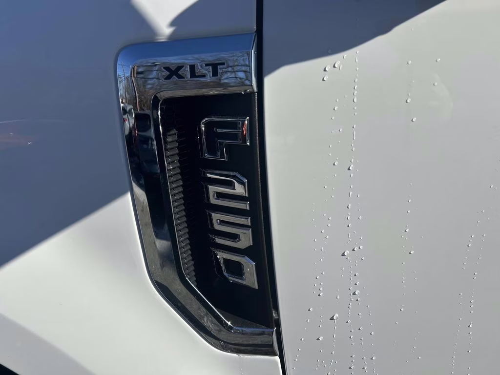 2022 Oxford White Ford Super Duty F-250 SRW XLT 4X4 Truck