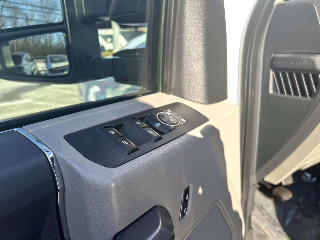 2022 Oxford White Ford Super Duty F-250 SRW XLT 4X4 Truck