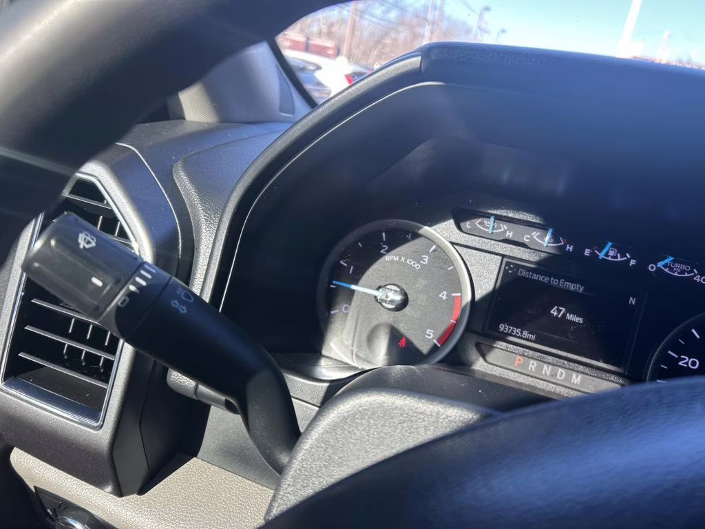 2022 Oxford White Ford Super Duty F-250 SRW XLT 4X4 Truck