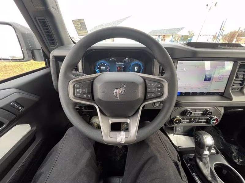 2025 Oxford White Ford Bronco Base 4X4 SUV