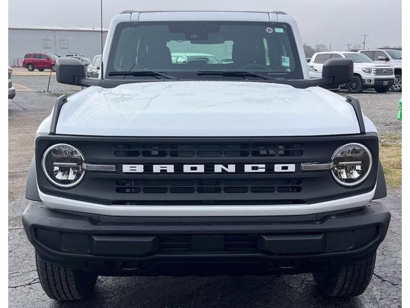 2025 Oxford White Ford Bronco Base 4X4 SUV