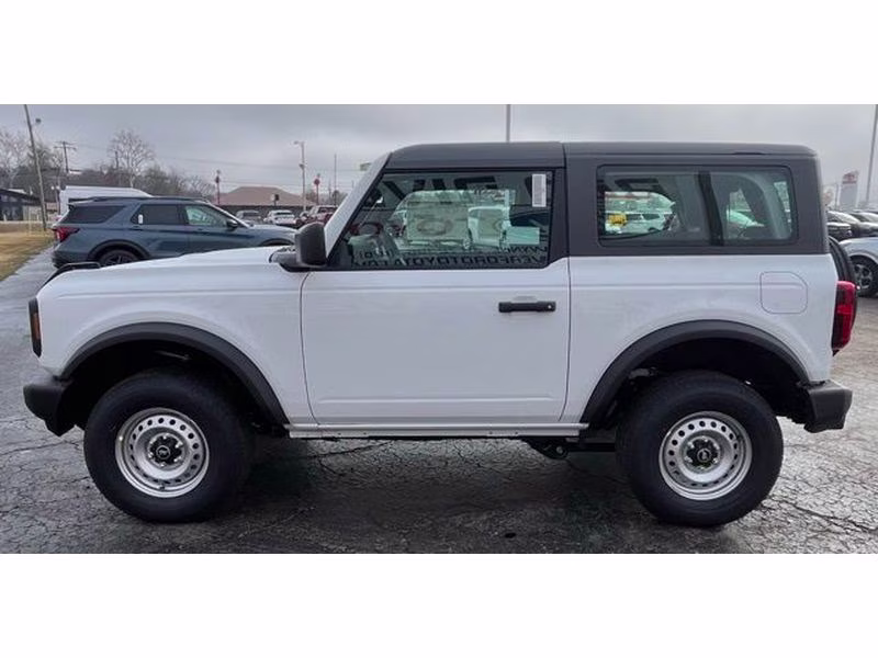 2025 Oxford White Ford Bronco Base 4X4 SUV