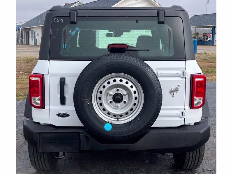 2025 Oxford White Ford Bronco Base 4X4 SUV