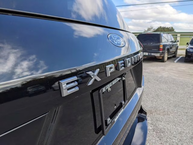 2025 Agate Black Metallic Ford Expedition Active RWD SUV