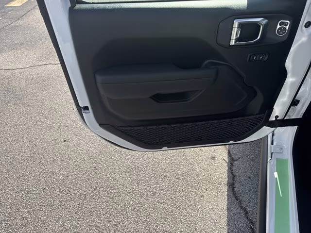 2026 Bright White Clearcoat Jeep Wrangler Willys 4X4 Convertible