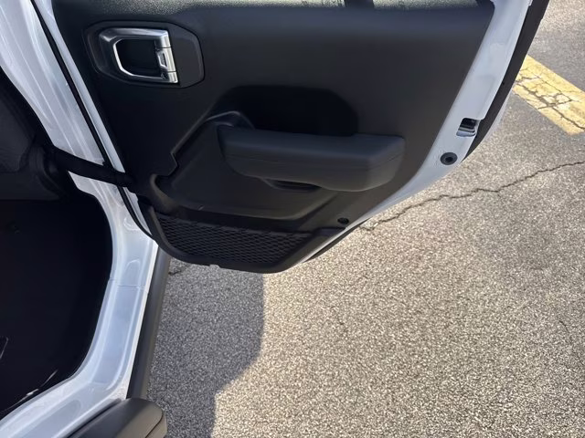 2026 Bright White Clearcoat Jeep Wrangler Willys 4X4 Convertible