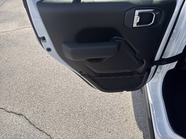 2026 Bright White Clearcoat Jeep Wrangler Willys 4X4 Convertible