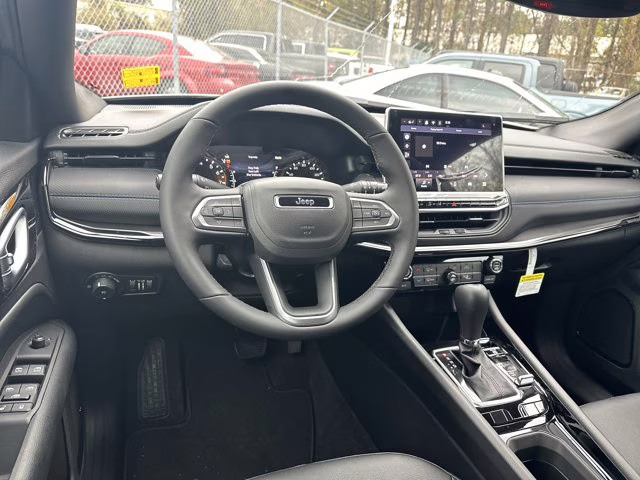 2026 Silver Zynith Metallic Clearcoat Jeep Compass Latitude Altitude 4X4 SUV