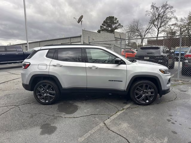 2026 Silver Zynith Metallic Clearcoat Jeep Compass Latitude Altitude 4X4 SUV