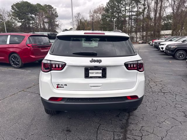 2026 Bright White Clearcoat Jeep Compass Latitude Altitude 4X4 SUV