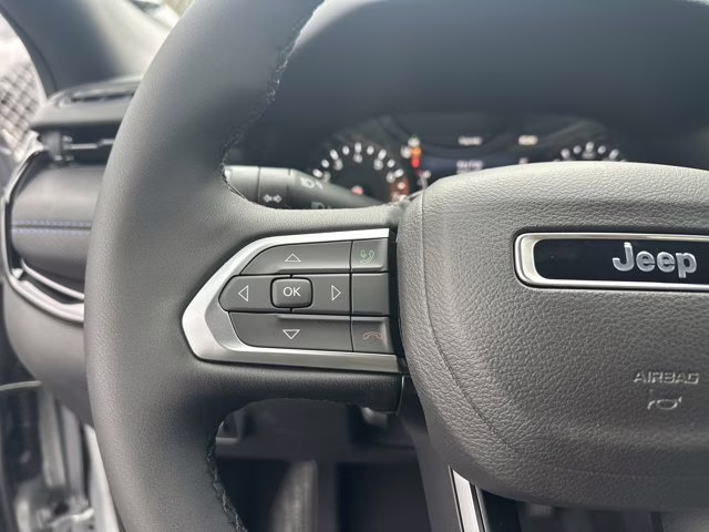 2026 Silver Zynith Metallic Clearcoat Jeep Compass Latitude Altitude 4X4 SUV