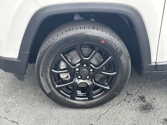 2026 Bright White Clearcoat Jeep Compass Latitude Altitude 4X4 SUV