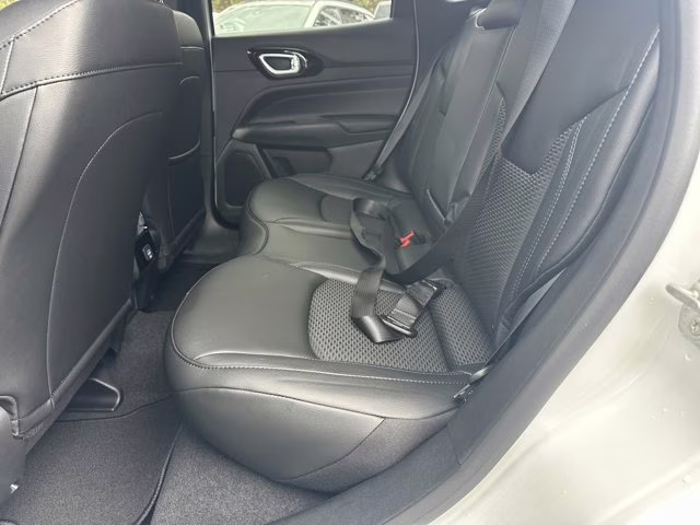 2026 Bright White Clearcoat Jeep Compass Latitude Altitude 4X4 SUV