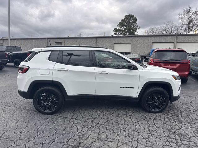 2026 Bright White Clearcoat Jeep Compass Latitude Altitude 4X4 SUV