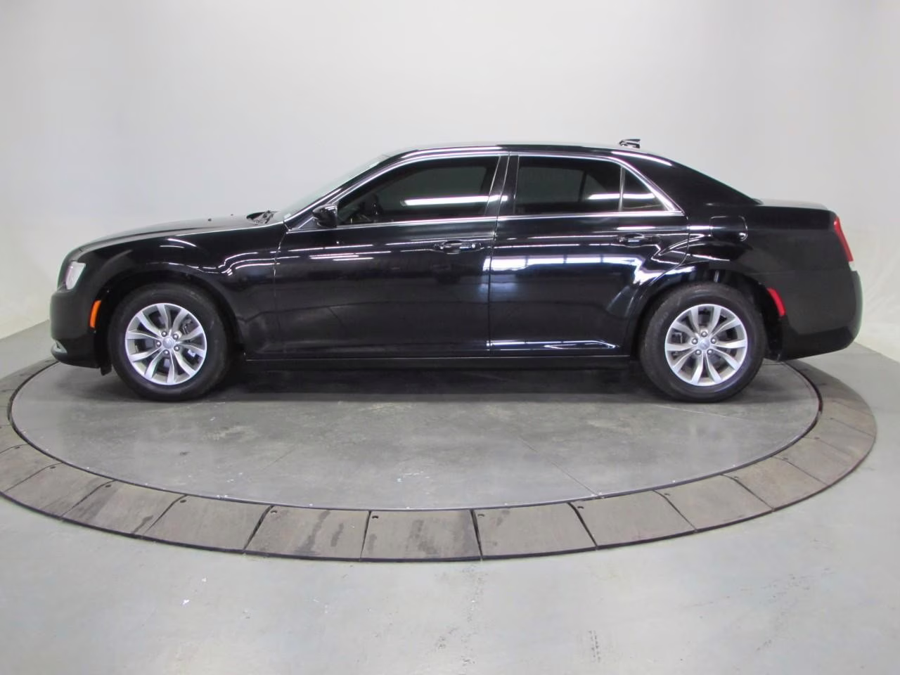 2020 Gloss Black Chrysler 300 Touring RWD Sedan
