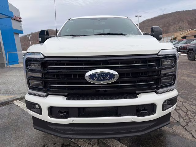 2026 Star White Metallic Tri-Coat Ford Super Duty F-250 SRW Platinum 4X4 Truck