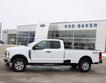 2026 Oxford White Ford Super Duty F-350 SRW XLT 4X4 Truck