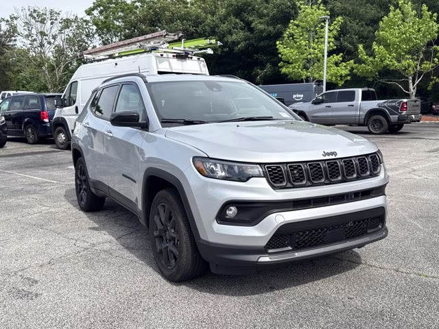2026 Silver Zynith Metallic Clearcoat Jeep Compass Latitude Altitude 4X4 SUV