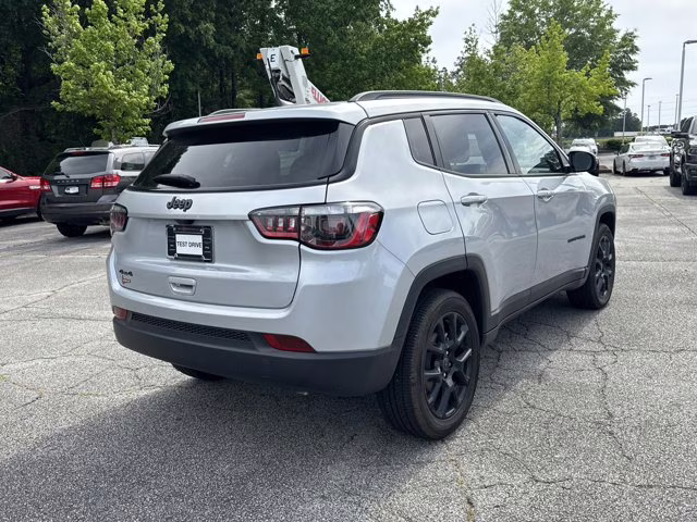 2026 Silver Zynith Metallic Clearcoat Jeep Compass Latitude Altitude 4X4 SUV