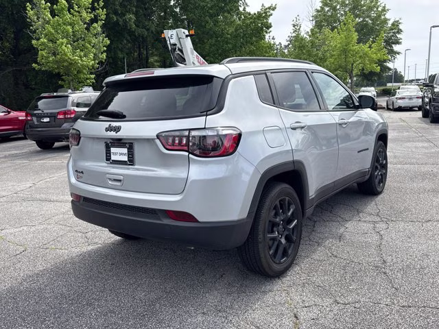 2026 Silver Zynith Metallic Clearcoat Jeep Compass Latitude Altitude 4X4 SUV