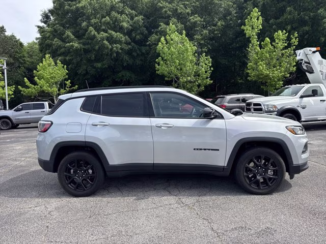 2026 Silver Zynith Metallic Clearcoat Jeep Compass Latitude Altitude 4X4 SUV