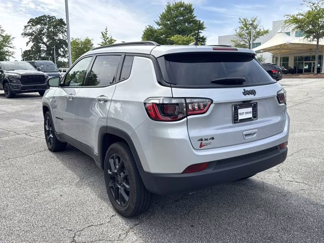2026 Silver Zynith Metallic Clearcoat Jeep Compass Latitude Altitude 4X4 SUV