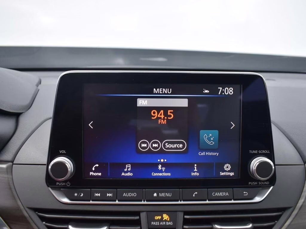 2025 Super Black Clearcoat Nissan Altima 2.5 SV FWD Sedan