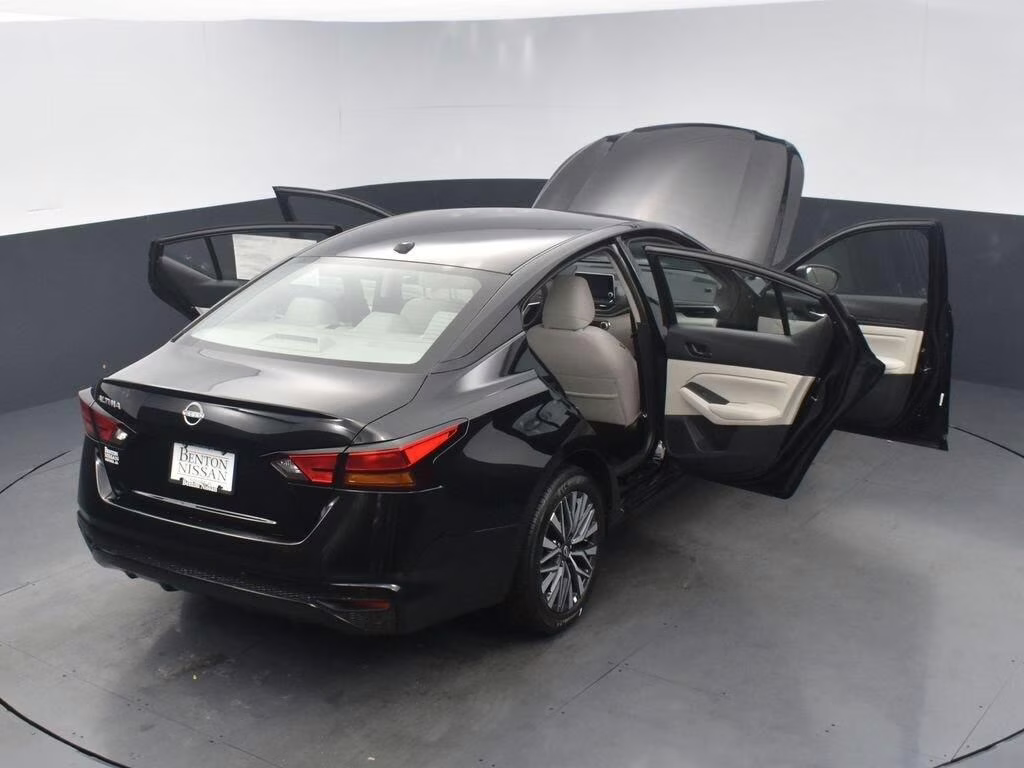 2025 Super Black Clearcoat Nissan Altima 2.5 SV FWD Sedan