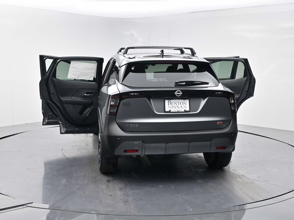 2026 Gun Metallic/Super Black Nissan Kicks SR FWD SUV