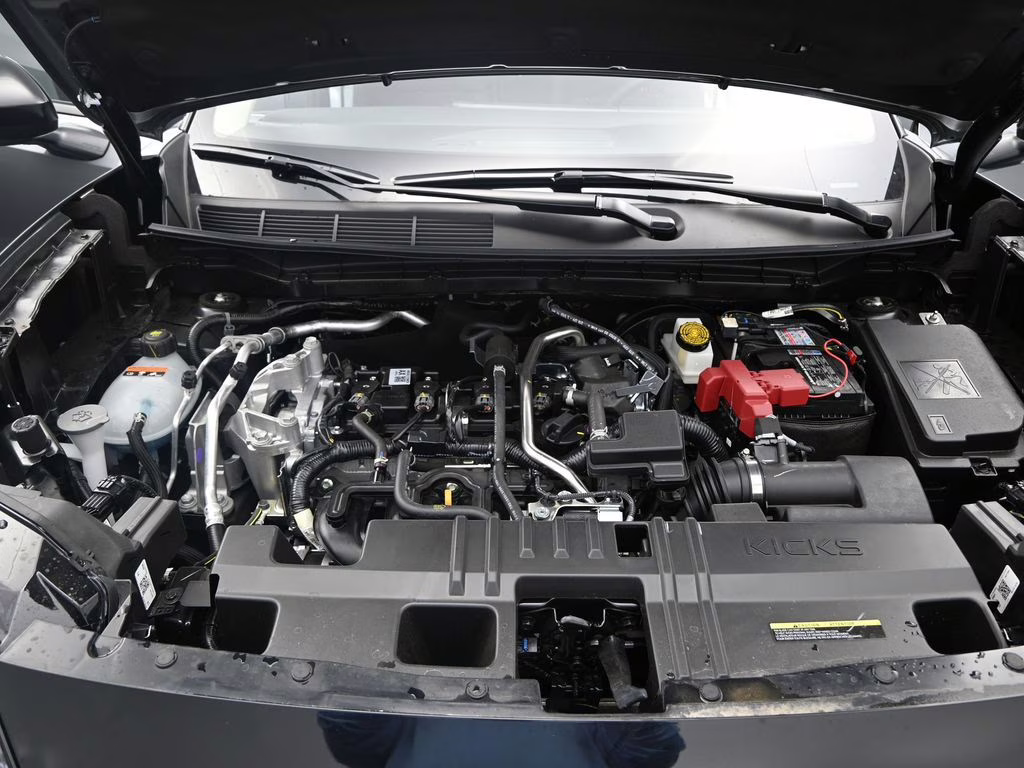 2026 Gun Metallic/Super Black Nissan Kicks SR FWD SUV