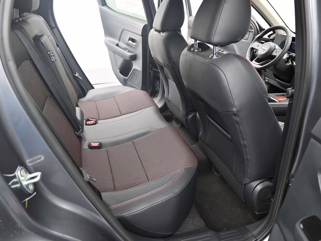 2026 Gun Metallic/Super Black Nissan Kicks SR FWD SUV