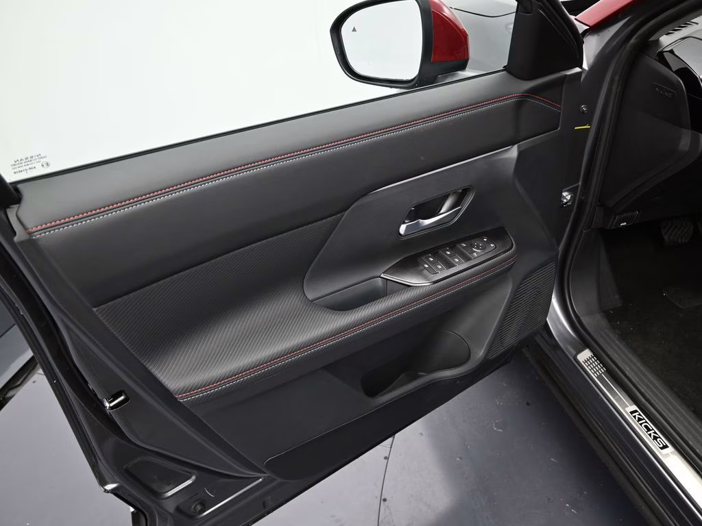 2026 Gun Metallic/Scarlet Ember Tintcoat Nissan Kicks SR FWD SUV