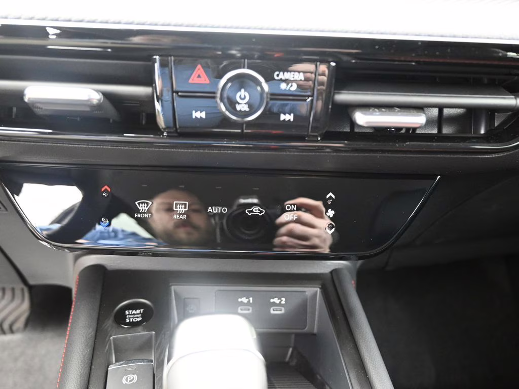 2026 Arctic Ice Blue/Black Nissan Kicks SR FWD SUV