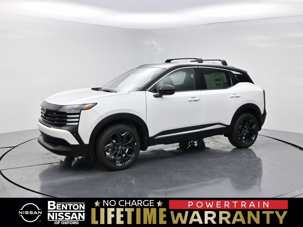 2026 Aspen White/Super Black Nissan Kicks SR FWD SUV