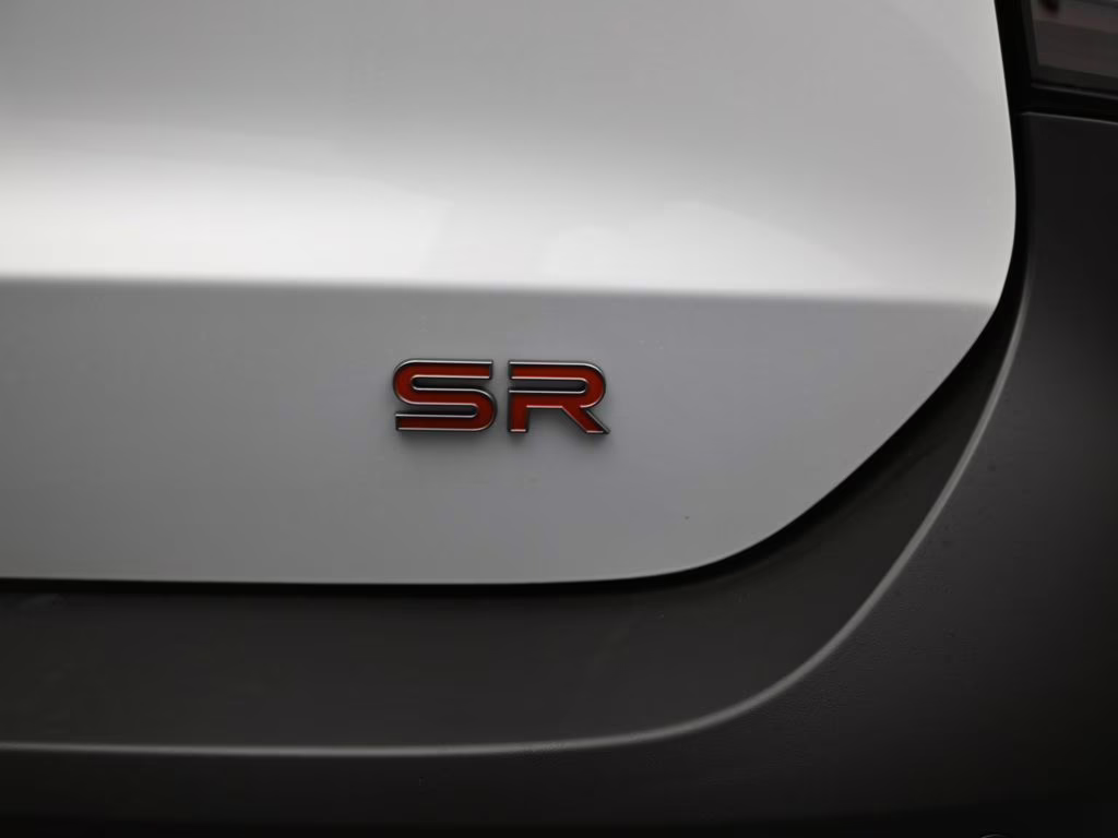 2026 Aspen White/Super Black Nissan Kicks SR FWD SUV