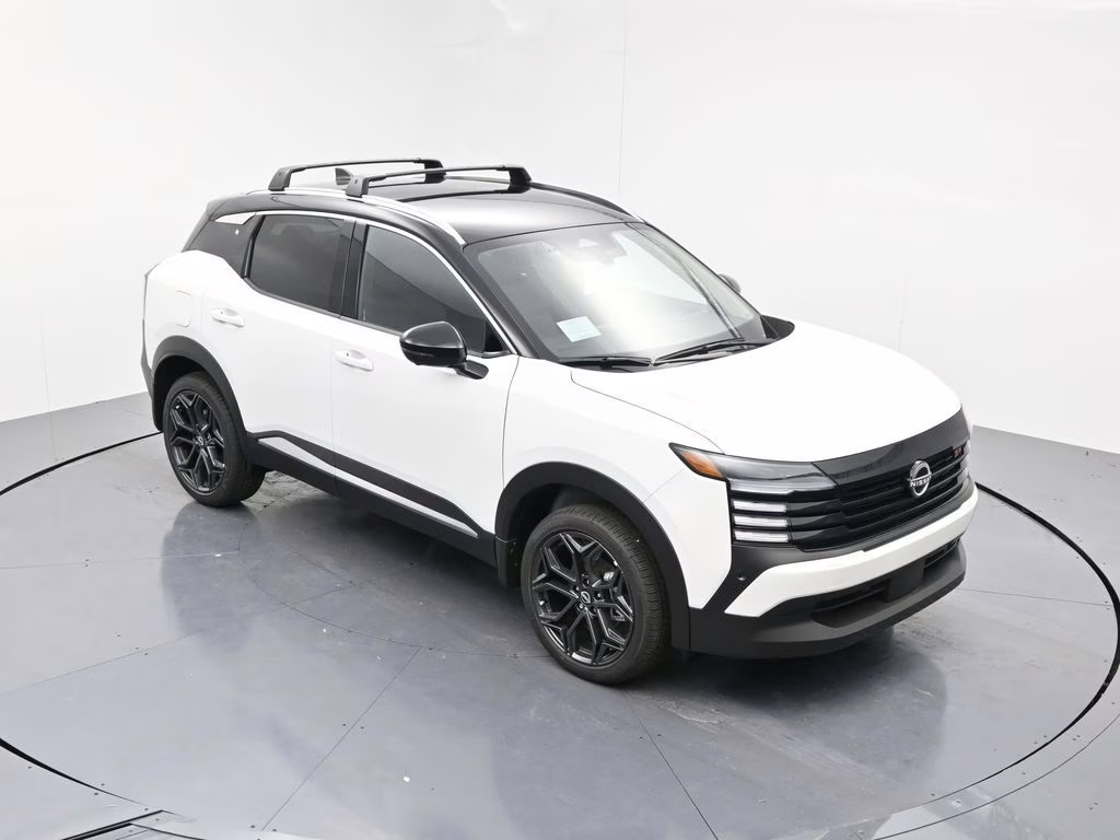 2026 Aspen White/Super Black Nissan Kicks SR FWD SUV