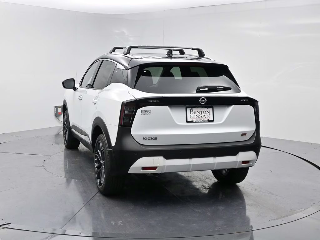 2026 Aspen White/Super Black Nissan Kicks SR FWD SUV