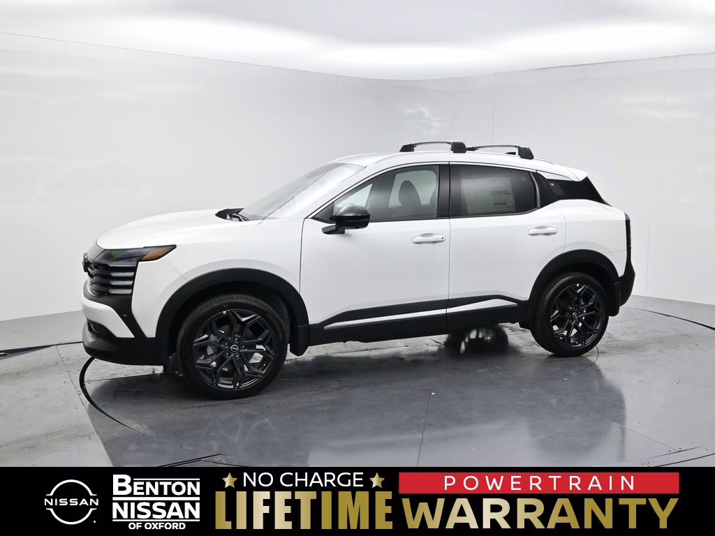 2026 Aspen White Tricoat Nissan Kicks SR FWD SUV