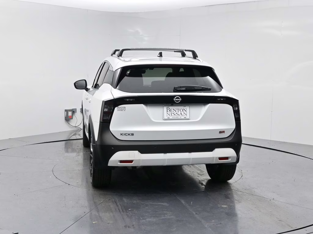 2026 Aspen White Tricoat Nissan Kicks SR FWD SUV