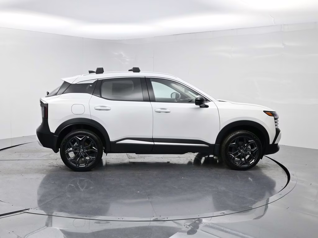 2026 Aspen White Tricoat Nissan Kicks SR FWD SUV