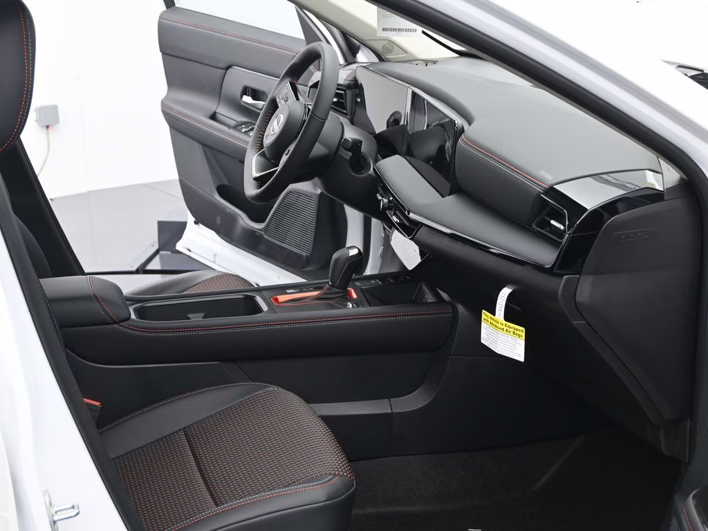 2026 Aspen White Tricoat Nissan Kicks SR FWD SUV