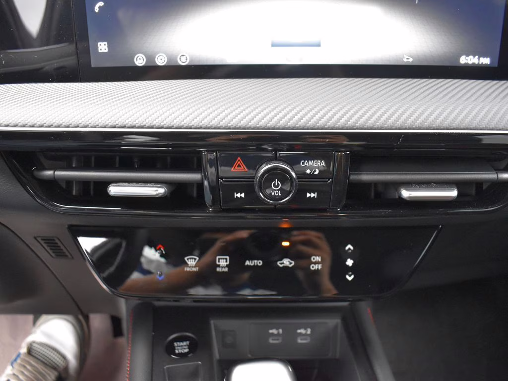 2026 Gun Metallic/Scarlet Ember Tintcoat Nissan Kicks SR FWD SUV