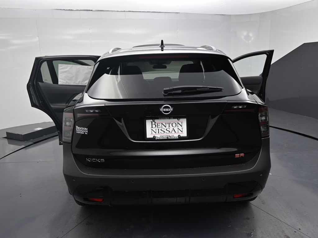 2026 Super Black Nissan Kicks SR FWD SUV