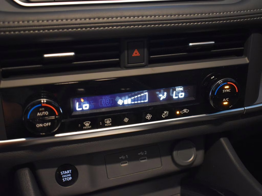 2026 Everest White Pearl Tricoat Nissan Rogue SV FWD SUV