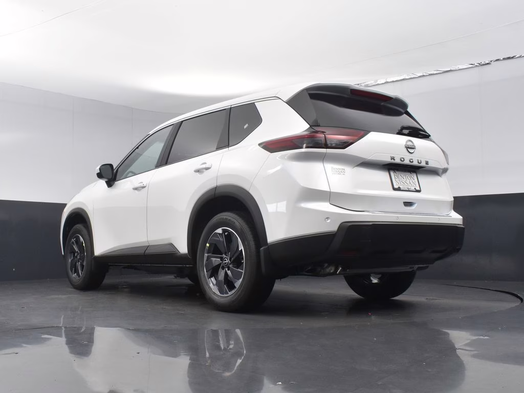 2026 Everest White Pearl Tricoat Nissan Rogue SV FWD SUV