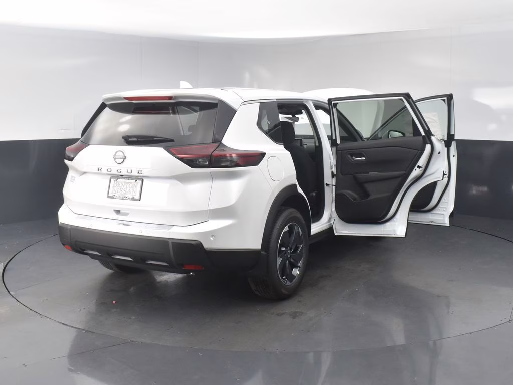 2026 Everest White Pearl Tricoat Nissan Rogue SV FWD SUV