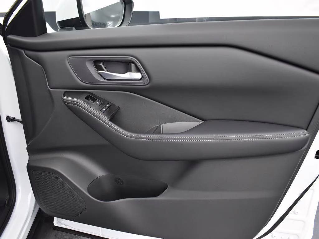 2026 Everest White Pearl Tricoat Nissan Rogue SV FWD SUV