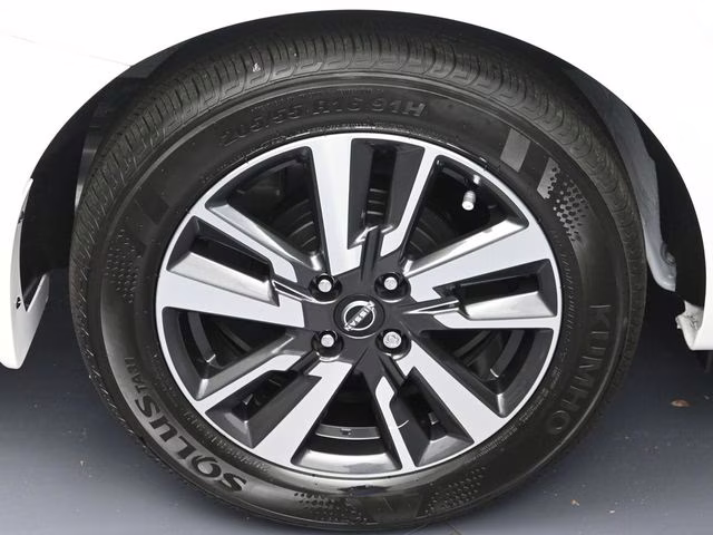 2025 Aspen White Tricoat Nissan Versa 1.6 SV FWD Sedan